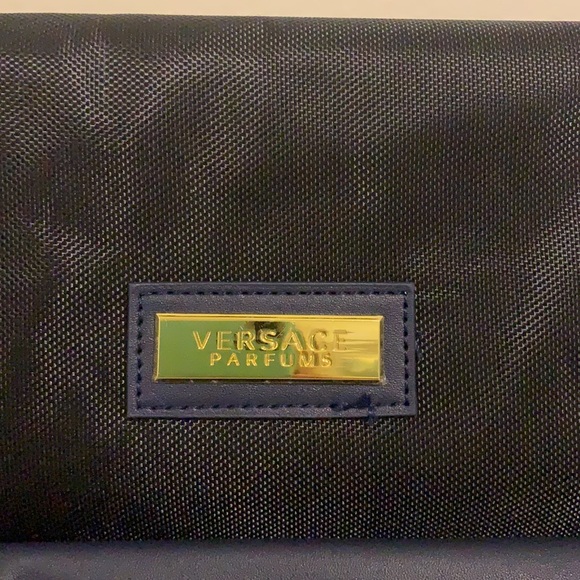Versace Unisex Duffle Weekender Gym Sports Travel Overnight Carry-On Bag. - Picture 2 of 14